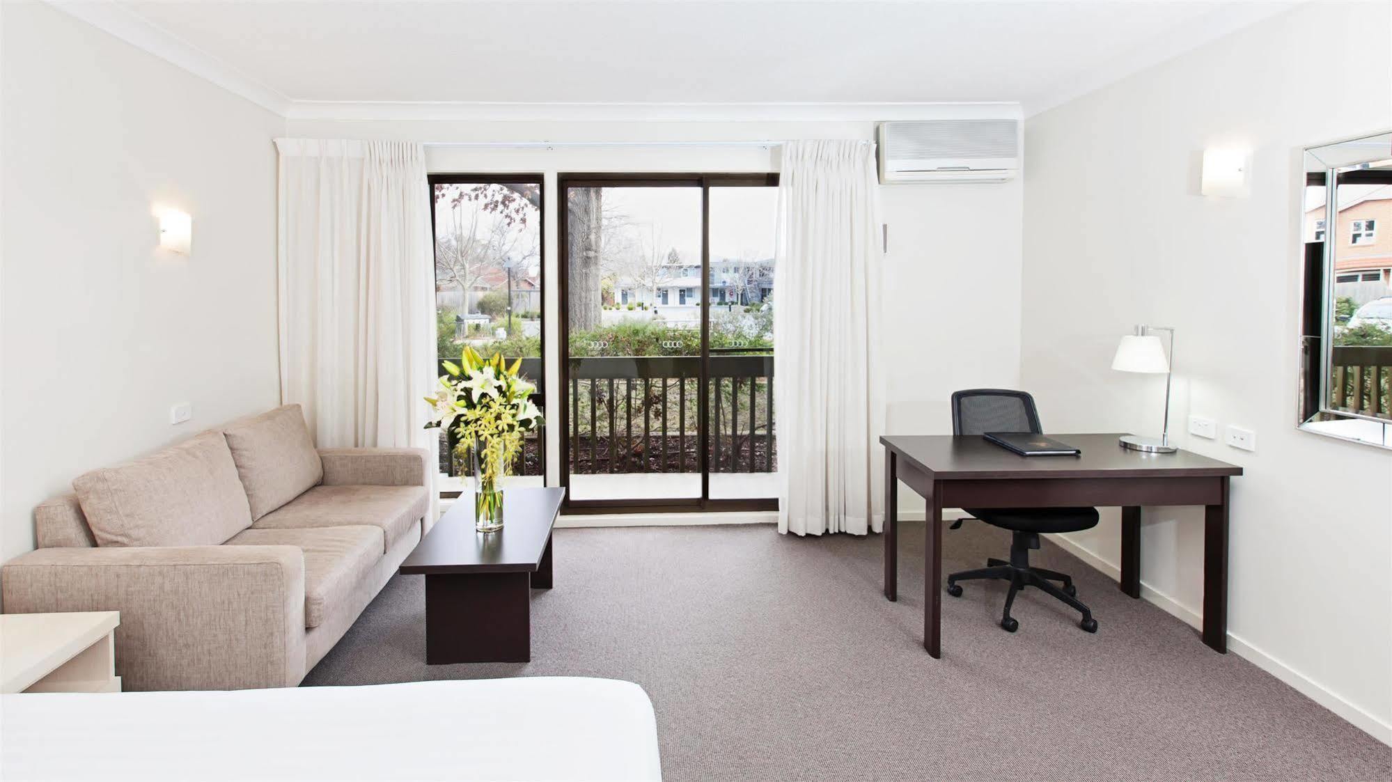Ibis Styles Canberra Tall Trees Ngoại thất bức ảnh