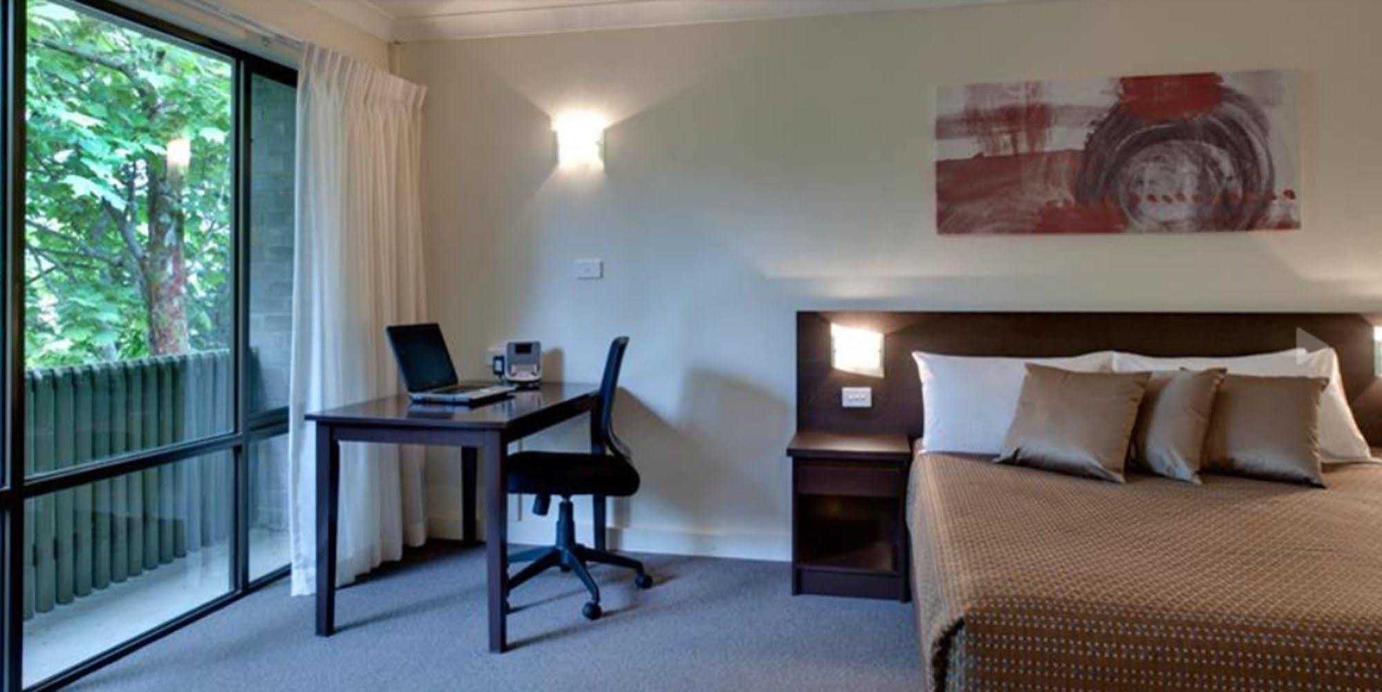 Ibis Styles Canberra Tall Trees Ngoại thất bức ảnh