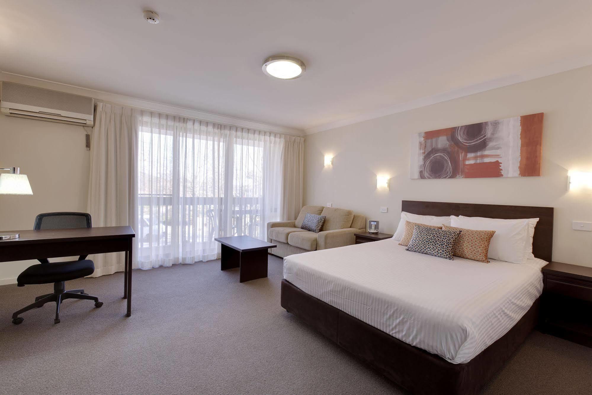 Ibis Styles Canberra Tall Trees Ngoại thất bức ảnh